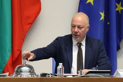 Председателят на Народното събрание Росен Желязков свика извънредни пленарни заседания