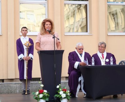 Вицепрезидентът Илияна Йотова беше гост на церемонията за откриването на