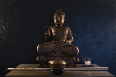 Мъж открадна 250-килограмова статуя на Буда от галерия в Калифорния