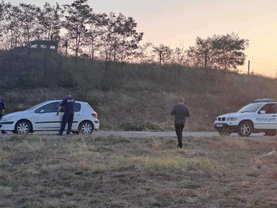 Мъж стреля по хора и се барикадира в санданското село Вълково
