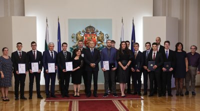 Държавният глава Румен Радев връчи отличията на лауреатите на президентската