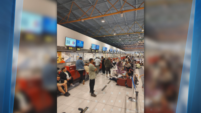 Група от около 50 българи е блокирана на летището в