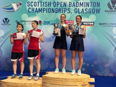 Сестри Стоеви спечелиха титлата на турнир по бадминтон в Глазгоу