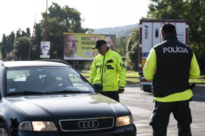 Словакия въведе контрол по границата с Унгария