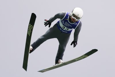 Владимир Зографски преодоля квалификациите на последния кръг от веригата по летни ски скокове в Клингентал