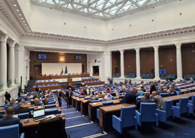 Напрежение в парламента: Депутатите обсъждат промените в Закона за енергетиката