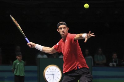 Чилийският тенисист Николас Джари се класира за четвъртфиналите на турнира