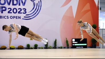 Борислава Иванова и Христо Манолов са на финал на Световната купа по спортна аеробика