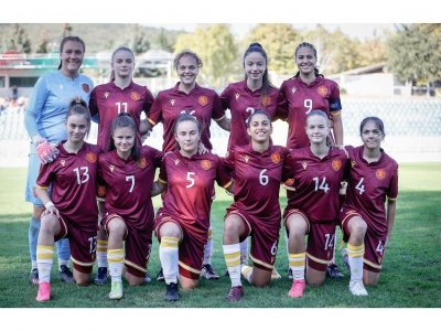 Българският национален отбор по футбол за девойки до 17 години
