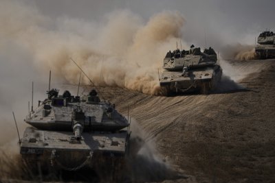 Израелската армия е отложила мащабната си сухопътнатна операция срещу Хамас