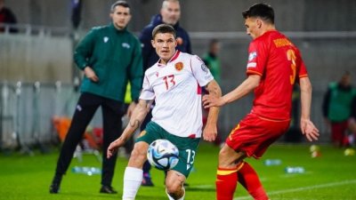 Българският футболен национал Йоан Стоянов засега остава блокиран в Израел