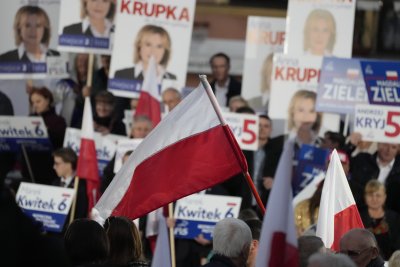 Заключителни митинги преди парламентарните избори в Полша