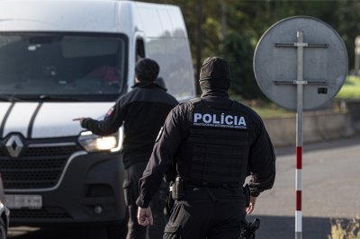 Чехия удължава контрола на границата със Словакия
