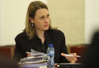 Ива Митева се раздели с поста си в парламента Тя
