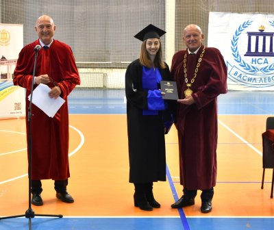 Мадлен Радуканова, Боряна Калейн и Невяна Владинова се дипломираха от НСА