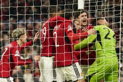 Неочаквани герои донесоха изстрадан успех Манчестър Юнайтед срещу Копенхаген след невероятна драма