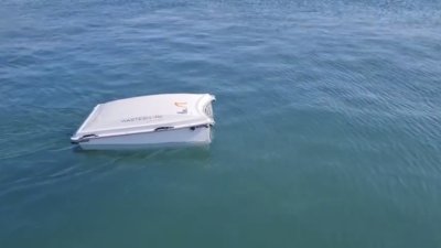 Дронове събират отпадъци от морето в Поморие