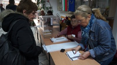 В Смолянска област изборният ден стартира нормално