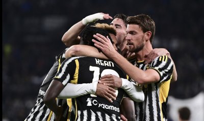Ювентус оглави Серия А след измъчена победа над Верона в последната секунда
