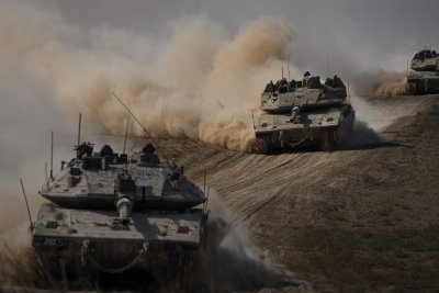През изминалата нощ Израел е атакувал Газа с танкове Унищожени