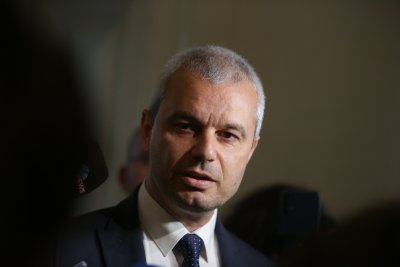 Костадин Костадинов поиска оставката на правителството на Денков