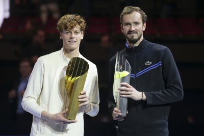 Яник Синер триумфира с титлата на тенис турнира в зала