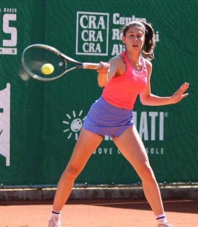 Елизара Янева се класира за четвъртфиналите на сингъл на турнир от категория J200 на ITF в Унгария