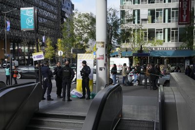 Полицай рани тежко жена, отправяла заплахи и крещяла "Аллах Акбар" в Париж