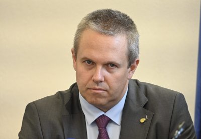 Министърът на електронното управление Александър Йоловски е със засилена охрана
