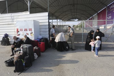 Българин в Газа потвърди пред БНТ, че чака на пункта "Рафа" в готовност да премине границата