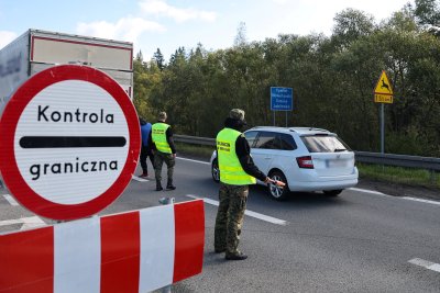 Правителството на Полша ще удължи до 22 ноември граничните проверки