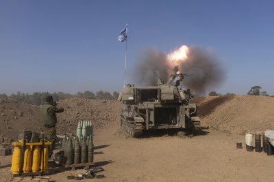 Израелската сухопътна операция раздели Газа на две части