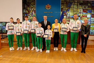 Министър Илиев награди медалисти от световни и европейски първенства