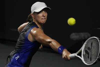 Ига Швьонтек победи Арина Сабаленка и ще спори за титлата на Финалния турнир на WTA в Канкун