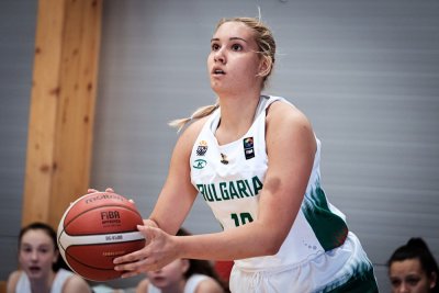 Състезателката от националния отбор на България по баскетбол за жени