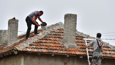 В село Лъвино Разградска област продължават на домакинствата пострадали от
