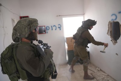 Продължават ожесточените сражения между израелската армия и бойци на палестинската