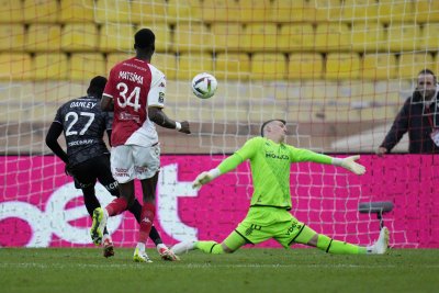 Вратарят Филип Кьон спаси Монако от загуба във френската Лига 1