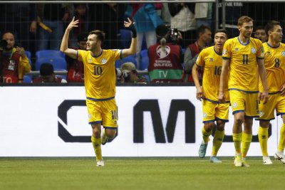 Националният отбор по футбол на Казахстан остави живи надеждите си