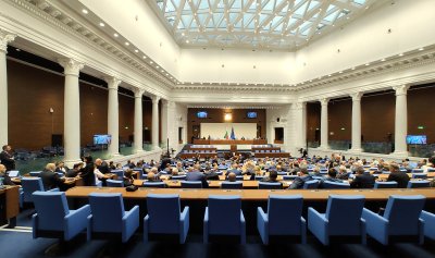Парламентът отхвърли втория вот на недоверие към кабинета
