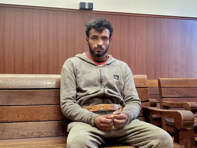Съдът в Хасково остави в ареста 22-годишен мъж, обвинен в опит за убийство