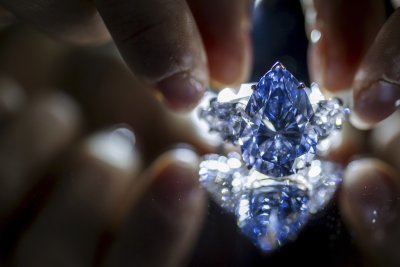 Руските диаманти попаднат под ударите на санкциите на ЕС