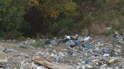 Дерето във варненския квартал Максуда отново е заринато с боклуци