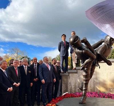 В Олимпийския музей в Лозана беше открита статуя по повод 50-ия юбилей на Световната федерация по олимпийско таекуондо