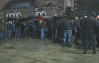 Полицаи се събраха на протест - настояват, че не са превишили правата си при размириците в София