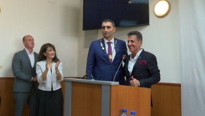 Новият кмет на Пазарджик встъпи в длъжност, но общинският съвет остана без председател