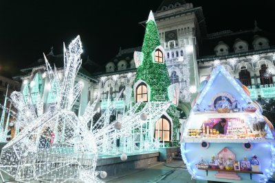 Коледна приказка: Празничният дух завладя румънския град Крайова (Снимки)