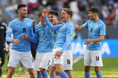 Уругвай победи Аржентина с 2 0 в световна квалификация от зона