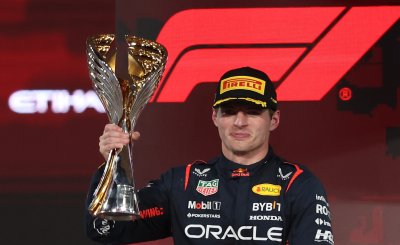 Макс Верстапен подпечата доминацията си през сезона с 19-та си победа във Формула 1