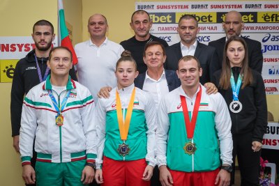 Българската федерация по самбо награди с парични премии медалистите от